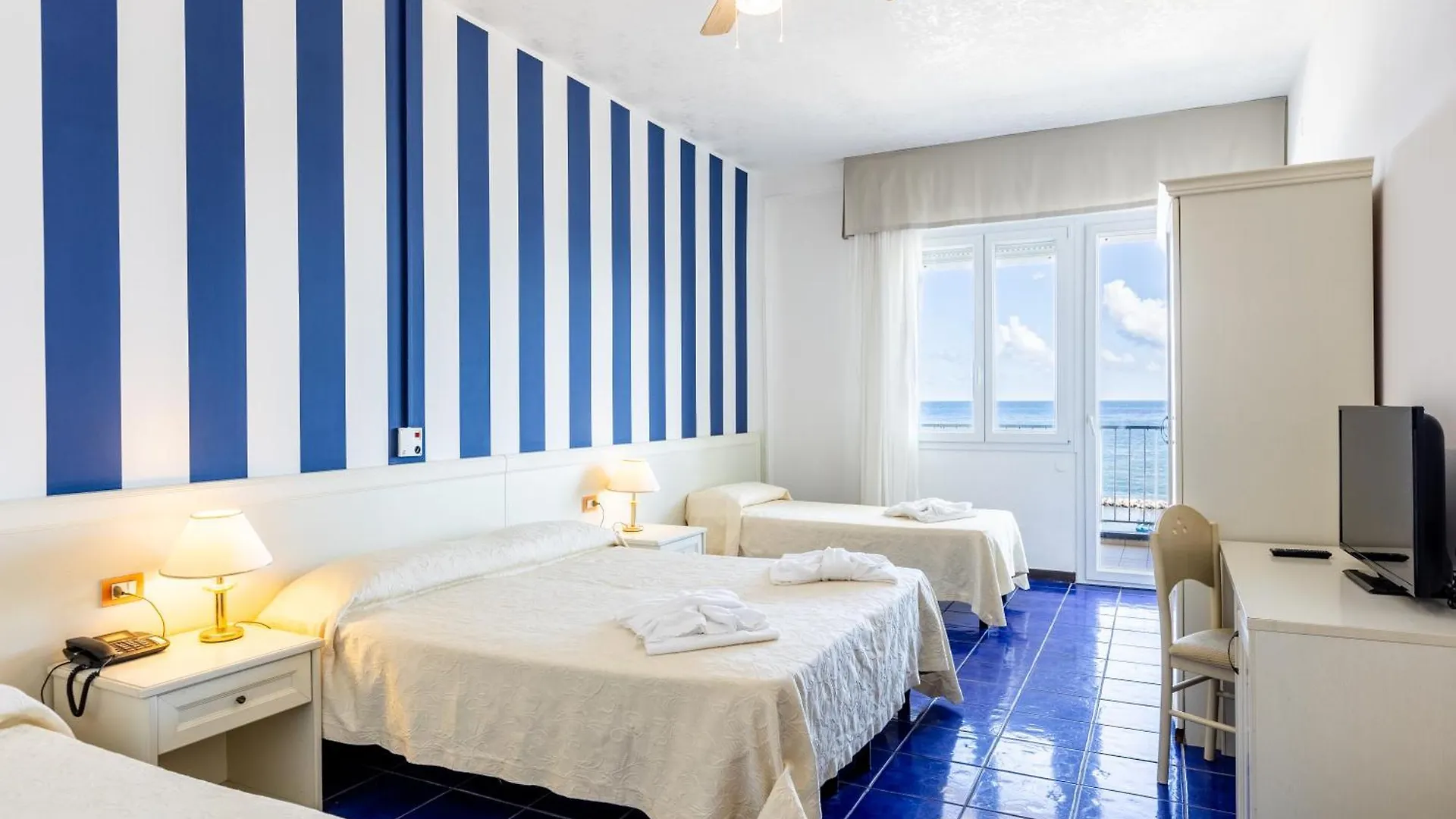 Hotel Caravelle Cattolica 4*,  Italia